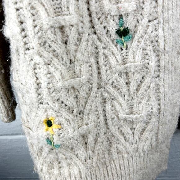 Lush Open Front Chunky Knit Sunflower Cardigan Tan Floral Embroidery‎ Size L - Picture 3 of 9